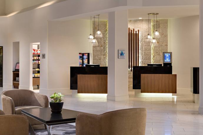 Imagen de los interiores del Hotel Houston Marriott South At Hobby Airport. Foto 18