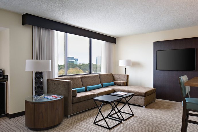 Imagen de la habitación del Hotel Houston Marriott Westchase. Foto 8