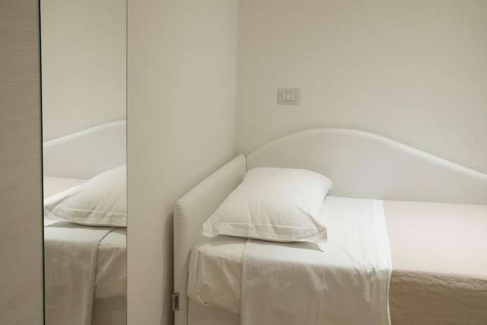 Imagen de la habitación del Hotel Houston Suites. Foto 11