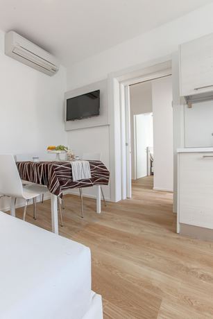 Imagen de la habitación del Hotel Houston Suites. Foto 17