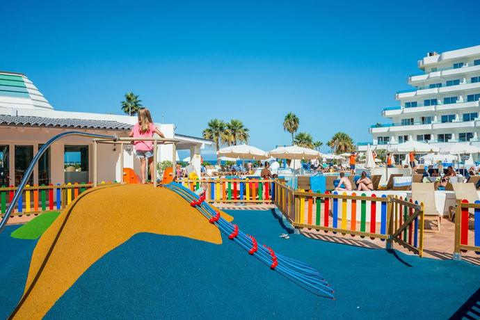 Imagen de la piscina del Hotel Hovima La Pinta Beachfront Family. Foto 21