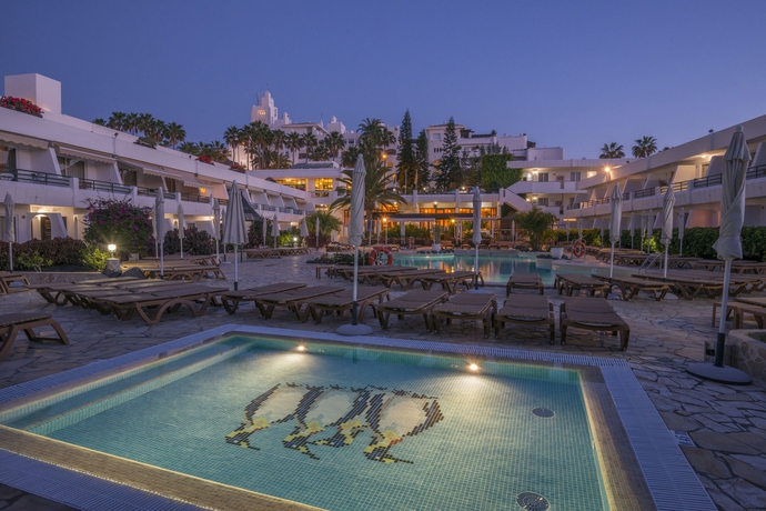 Imagen de la piscina del Hotel Hovima Panorama. Foto 8