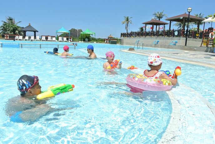 Imagen de la piscina del Hotel Howard Beach Resort - Superior House. Foto 29