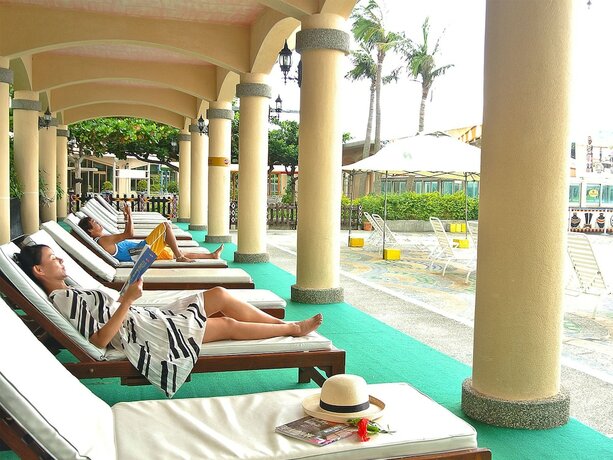 Imagen de la piscina del Hotel Howard Beach Resort - Superior House. Foto 31