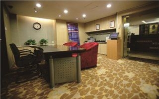 Imagen general del Hotel Howard Johnson All Suites. Foto 6