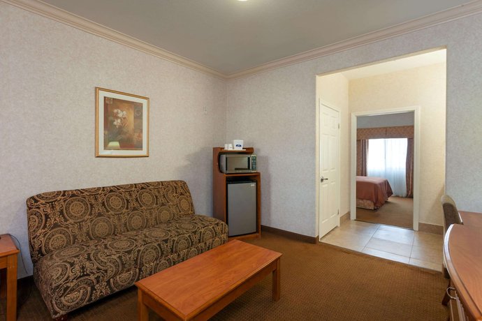 Imagen de la habitación del Hotel Howard Johnson And Suites By Wyndham Pico Rivera. Foto 5