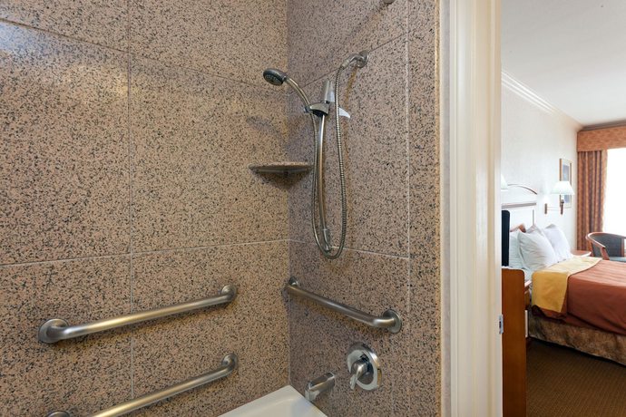 Imagen de la habitación del Hotel Howard Johnson And Suites By Wyndham Pico Rivera. Foto 9