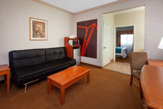 Imagen de la habitación del Hotel Howard Johnson And Suites By Wyndham Pico Rivera. Foto 14