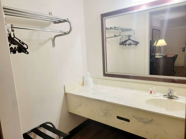 Imagen de la habitación del Hotel Howard Johnson BY Wyndham Hannibal. Foto 13