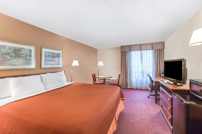 Imagen de la habitación del Hotel Howard Johnson Bartonsville/Poconos Area. Foto 6