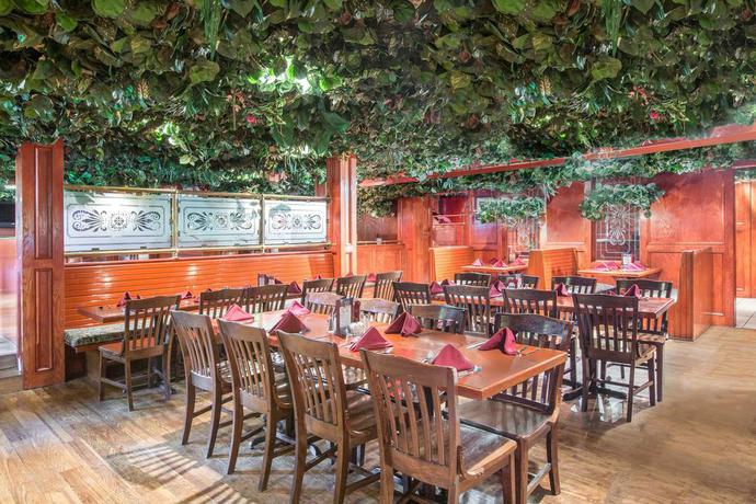 Imagen del bar/restaurante del Hotel Howard Johnson Bartonsville/Poconos Area. Foto 2