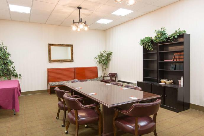 Imagen de los interiores del Hotel Howard Johnson Bartonsville/Poconos Area. Foto 9