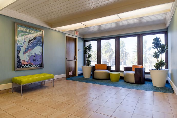 Imagen de los interiores del Hotel Howard Johnson By Wyndham Anaheim and Water Playground. Foto 19