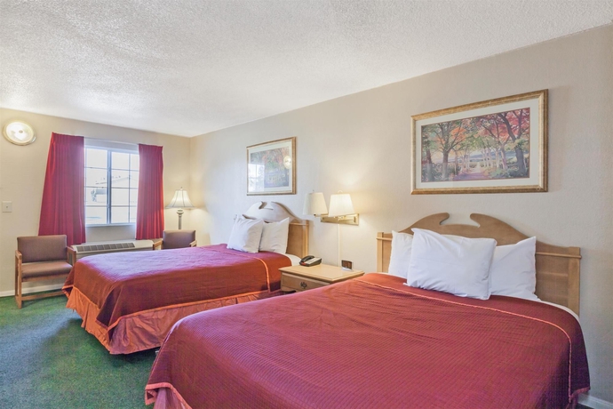 Imagen de la habitación del Hotel Howard Johnson By Wyndham Bakersfield. Foto 3