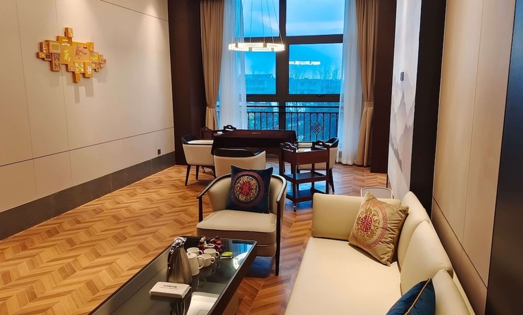 Imagen de los interiores del Hotel Howard Johnson By Wyndham Bayan Plaza Qidong. Foto 11