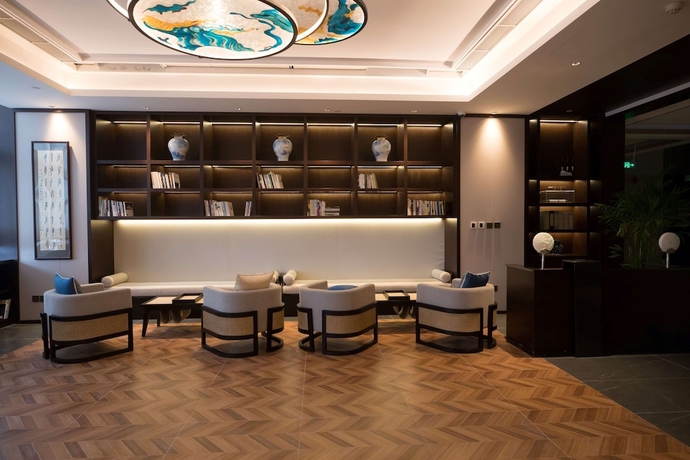 Imagen del bar/restaurante del Hotel Howard Johnson By Wyndham Bayan Plaza Qidong. Foto 6