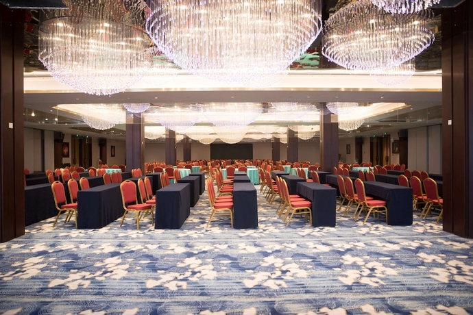 Imagen de los interiores del Hotel Howard Johnson By Wyndham Bayan Plaza Qidong. Foto 12