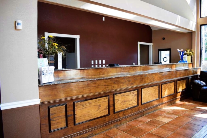 Imagen de los interiores del Hotel Howard Johnson By Wyndham Beaufort/parris Island. Foto 11