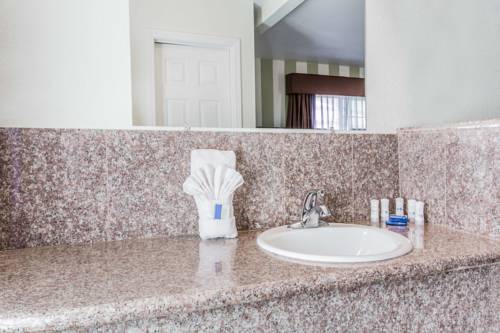 Imagen de la habitación del Hotel Howard Johnson By Wyndham Berkeley. Foto 2