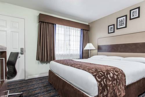Imagen de la habitación del Hotel Howard Johnson By Wyndham Berkeley. Foto 4