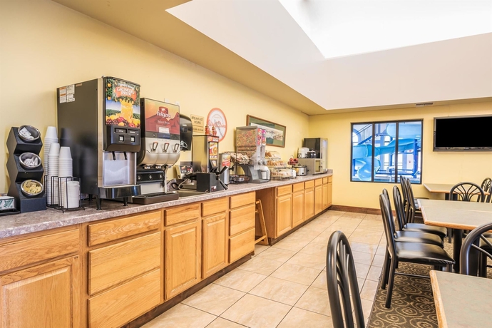 Imagen del bar/restaurante del Hotel Howard Johnson By Wyndham Billings. Foto 3