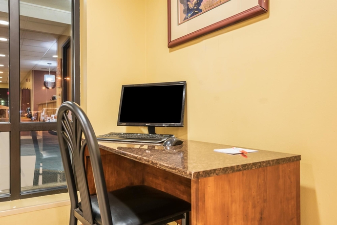 Imagen de los interiores del Hotel Howard Johnson By Wyndham Billings. Foto 14