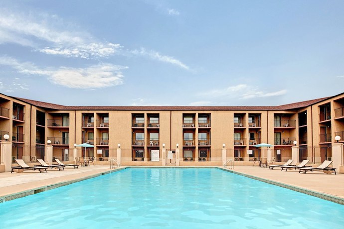 Imagen de la piscina del Hotel Howard Johnson By Wyndham Blackwood Near Philadelp. Foto 15