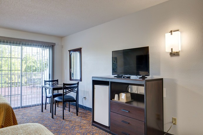 Imagen de la habitación del Hotel Howard Johnson By Wyndham Branson Theatre District. Foto 5