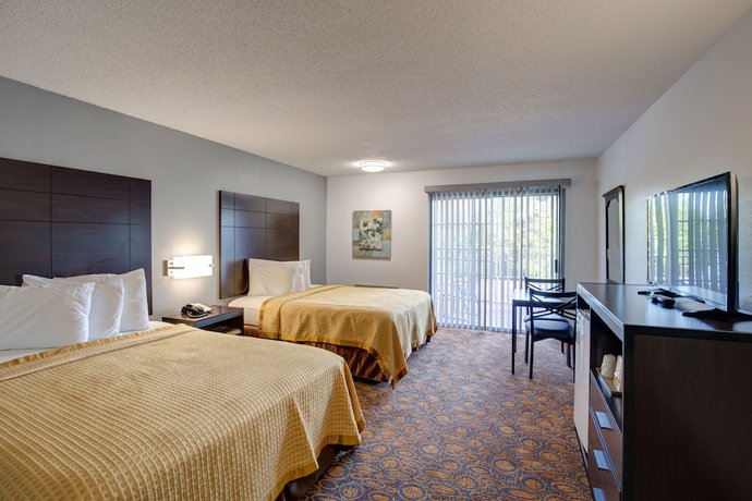 Imagen de la habitación del Hotel Howard Johnson By Wyndham Branson Theatre District. Foto 7