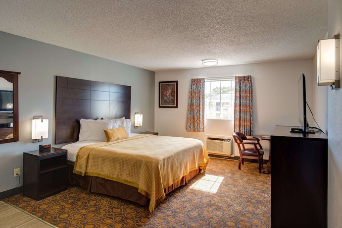 Imagen de la habitación del Hotel Howard Johnson By Wyndham Branson Theatre District. Foto 10