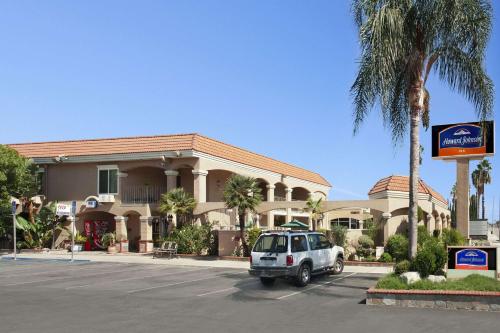 Imagen general del Hotel Howard Johnson By Wyndham Buena Park. Foto 1