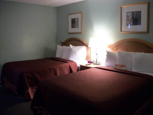 Imagen de la habitación del Hotel Howard Johnson By Wyndham Buena Park. Foto 7