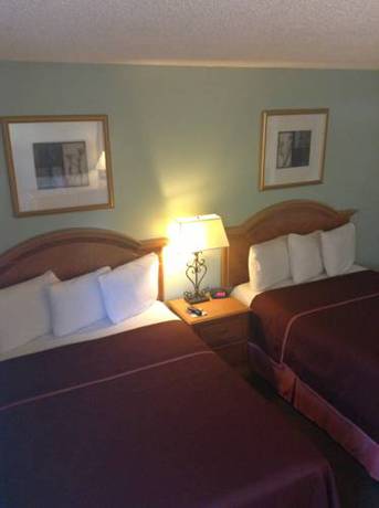 Imagen de la habitación del Hotel Howard Johnson By Wyndham Buena Park. Foto 8