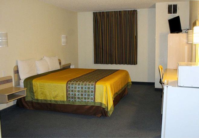 Imagen de la habitación del Hotel Howard Johnson By Wyndham Clarksville Tennessee. Foto 8