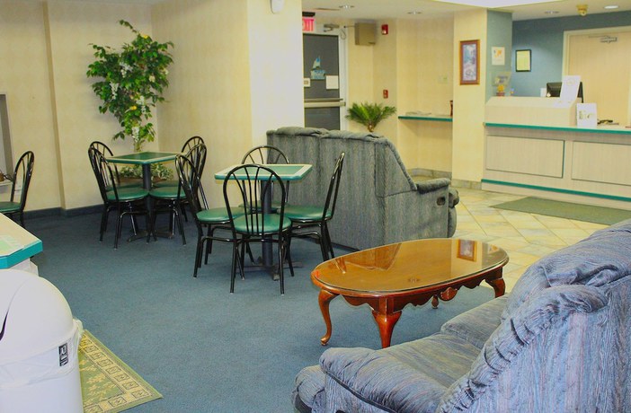 Imagen de los interiores del Hotel Howard Johnson By Wyndham Clarksville Tennessee. Foto 14