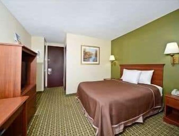 Imagen de la habitación del Hotel Howard Johnson By Wyndham Clifton Nj. Foto 1
