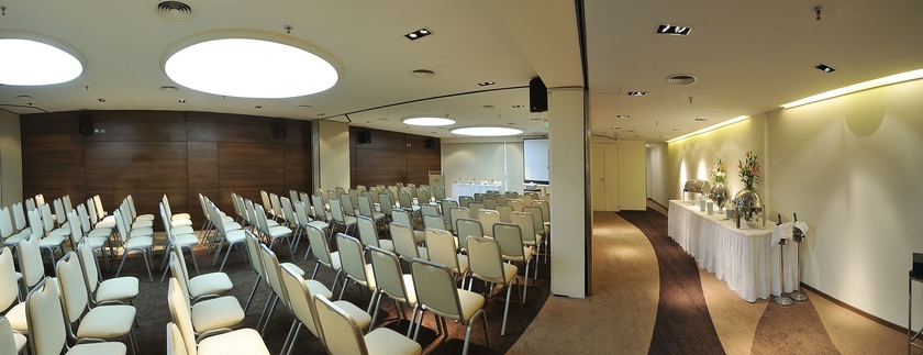 Imagen de los interiores del Hotel Howard Johnson By Wyndham Cordoba. Foto 12