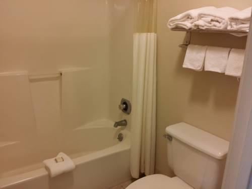 Imagen de la habitación del Hotel Howard Johnson By Wyndham Dothan. Foto 4
