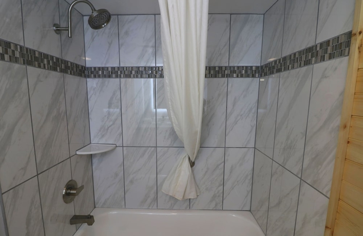 Imagen de la habitación del Hotel Howard Johnson By Wyndham Downtown Gatlinburg. Foto 7