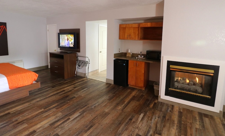 Imagen de la habitación del Hotel Howard Johnson By Wyndham Downtown Gatlinburg. Foto 12