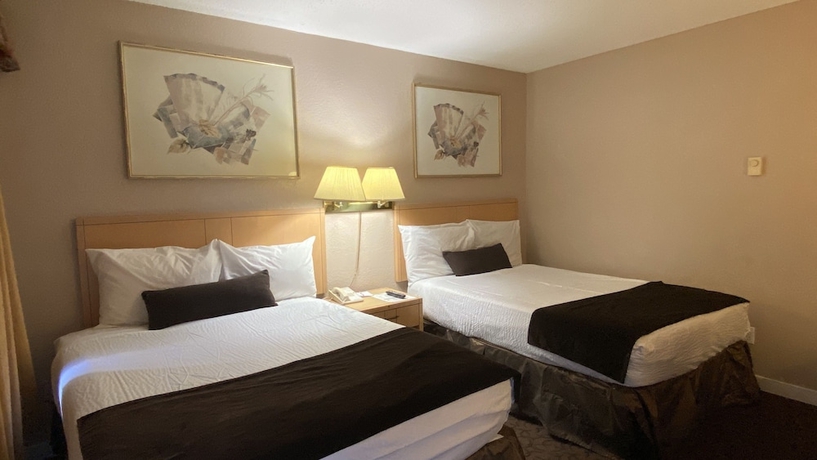 Imagen de la habitación del Hotel Howard Johnson By Wyndham Downtown Kamloops. Foto 8