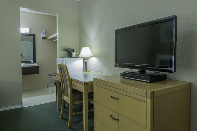 Imagen de la habitación del Hotel Howard Johnson By Wyndham Downtown Kamloops. Foto 13