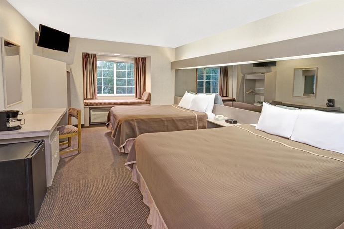 Imagen de la habitación del Hotel Howard Johnson By Wyndham Elk Grove Village/chicago O'hare. Foto 10