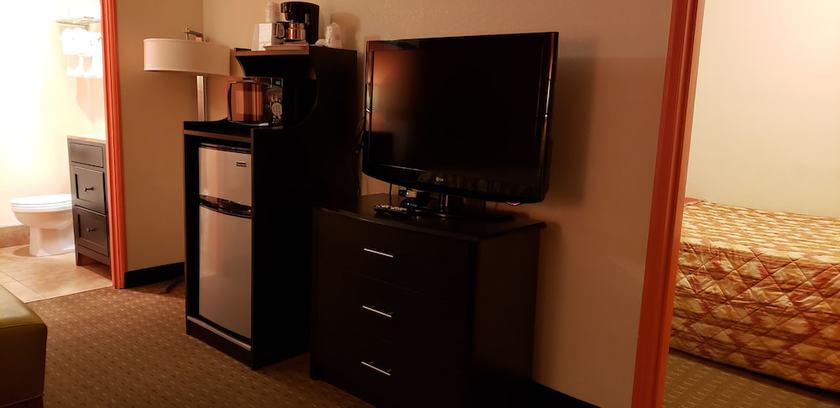 Imagen de la habitación del Hotel Howard Johnson By Wyndham Flagstaff University West. Foto 10