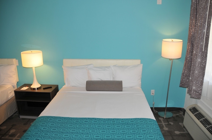 Imagen de la habitación del Hotel Howard Johnson By Wyndham Florence. Foto 12