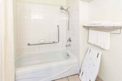 Imagen de la habitación del Hotel Howard Johnson By Wyndham Fort St. John. Foto 3