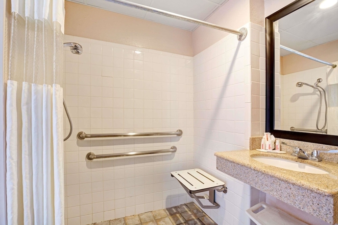 Imagen de la habitación del Hotel Howard Johnson By Wyndham Galveston. Foto 11