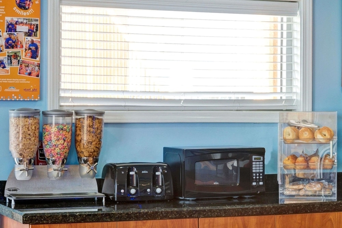Imagen de los interiores del Hotel Howard Johnson By Wyndham Galveston. Foto 15