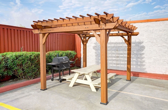 Imagen de los exteriores del Hotel Howard Johnson By Wyndham Galveston. Foto 12