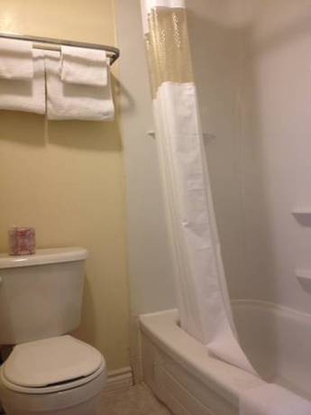 Imagen de la habitación del Hotel Howard Johnson By Wyndham Gravenhurst. Foto 10